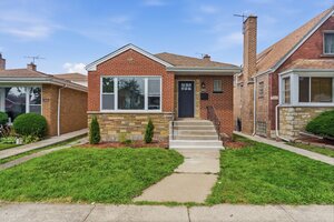 Photo of 8820 S Ridgeland Avenue Chicago IL 60617