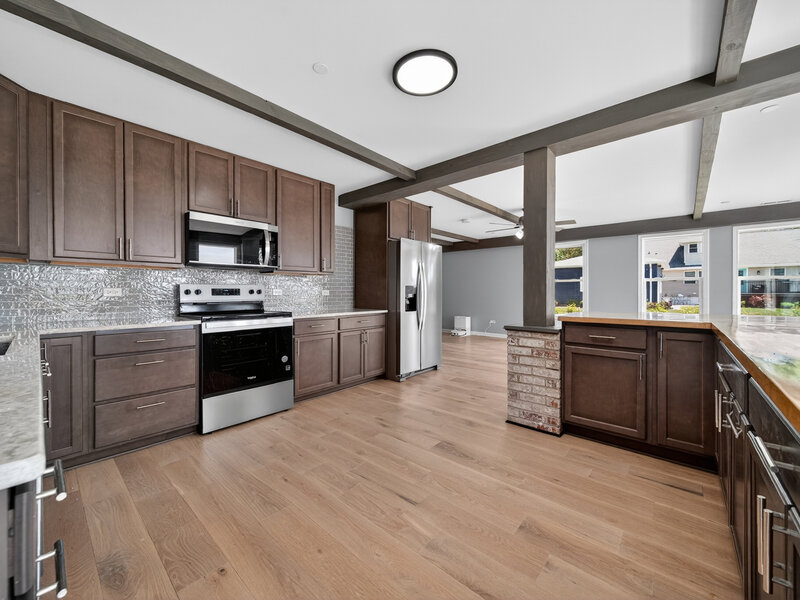 172 E Lakeview Avenue Round Lake Beach IL 60073