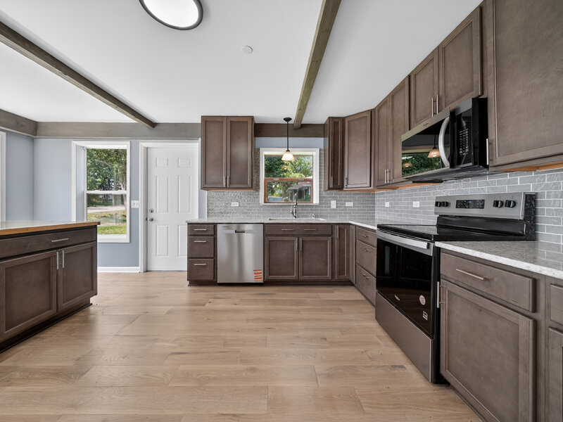172 E Lakeview Avenue Round Lake Beach IL 60073