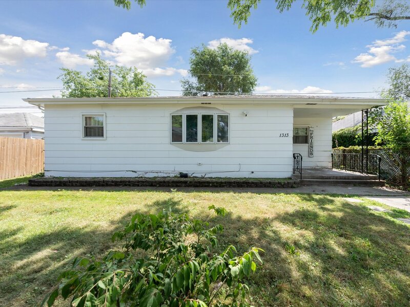 1313 Gordon Avenue Calumet City IL 60409