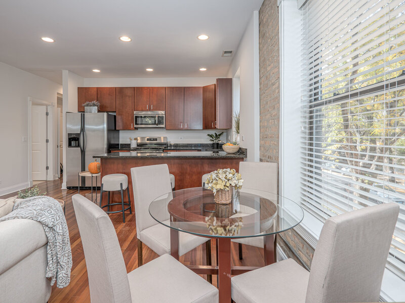1969 W Cullom Avenue Chicago IL 60613