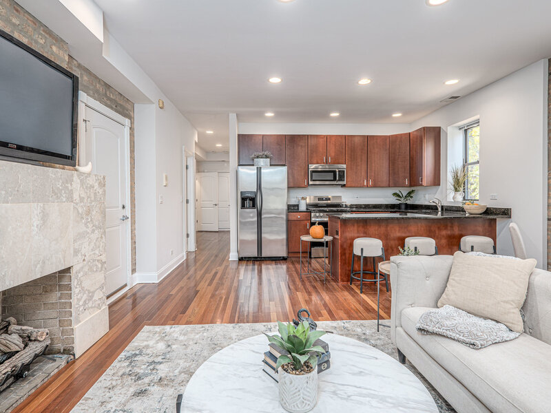 1969 W Cullom Avenue Chicago IL 60613