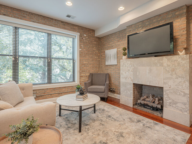 1969 W Cullom Avenue Chicago IL 60613