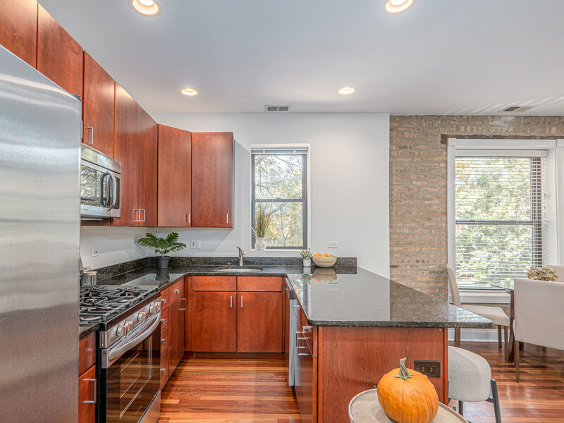 1969 W Cullom Avenue Chicago IL 60613