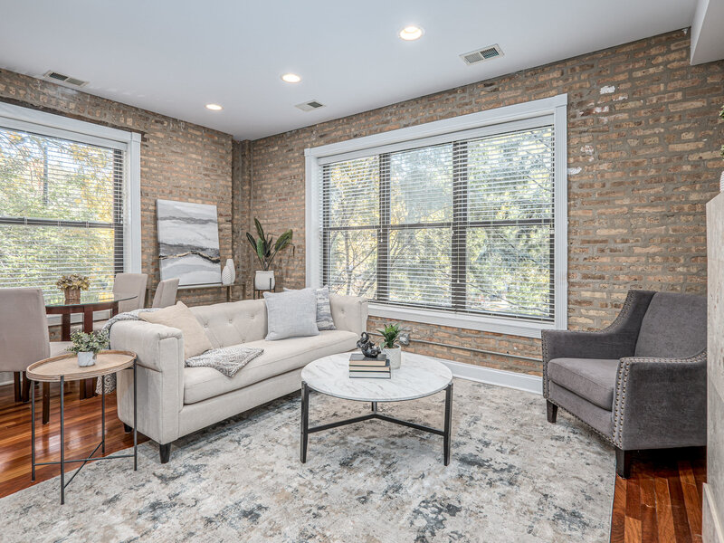 1969 W Cullom Avenue Chicago IL 60613