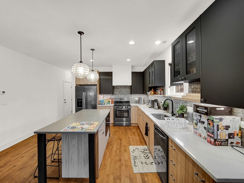 4516 S Indiana Avenue Chicago IL 60653