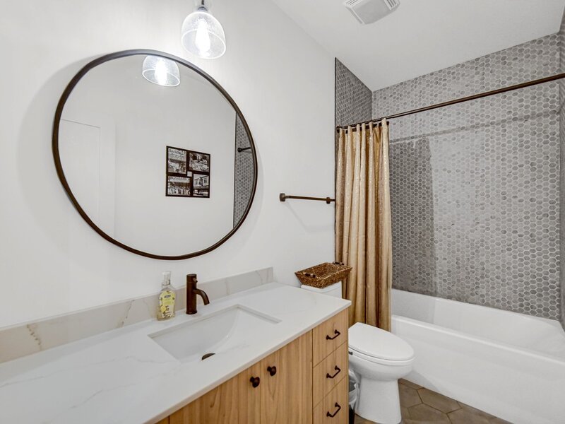4516 S Indiana Avenue Chicago IL 60653