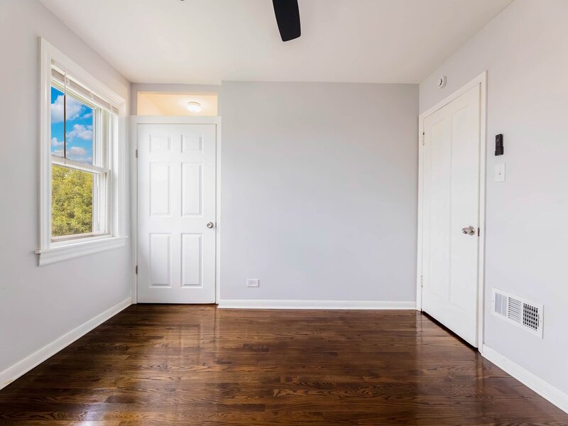 6361 S Long Avenue Chicago IL 60638