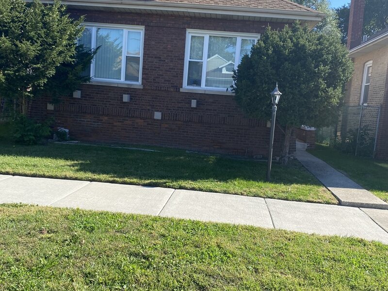 8139 S Blackstone Avenue Chicago IL 60619