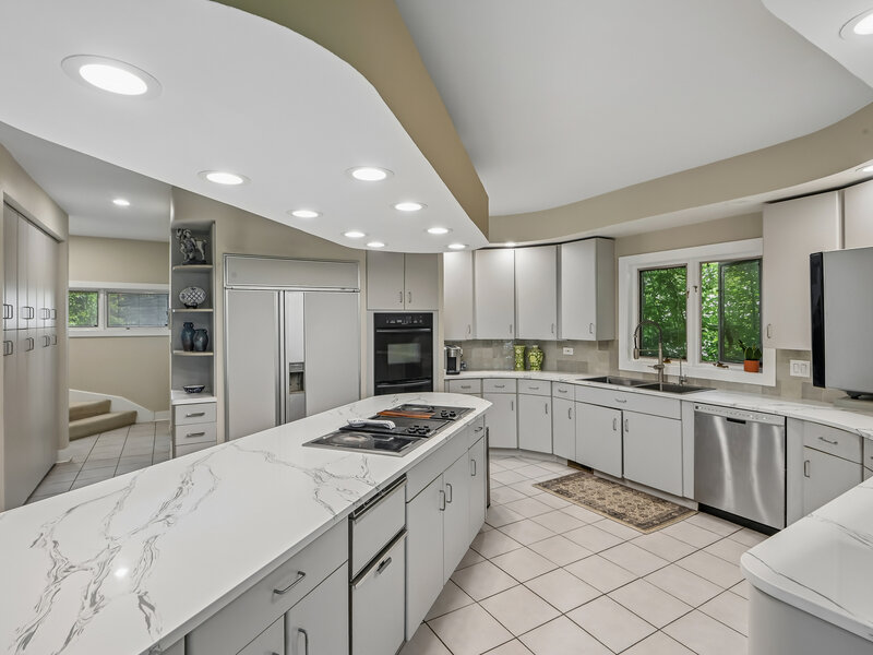8420 Evergreen Lane Darien IL 60561