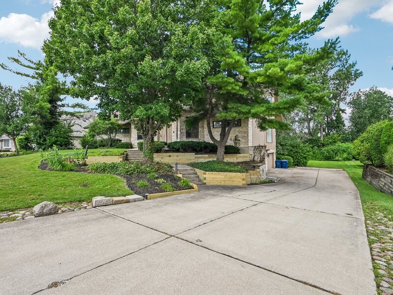 8420 Evergreen Lane Darien IL 60561