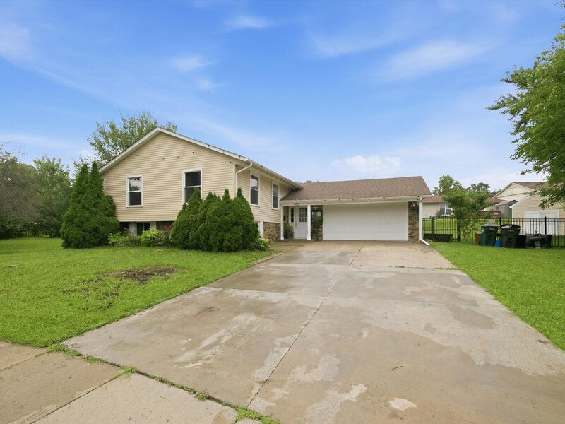 1204 Lincoln Court Streamwood IL 60107