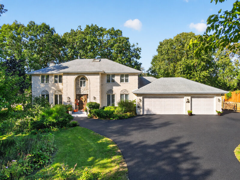 9240 S 83rd Avenue Hickory Hills IL 60457