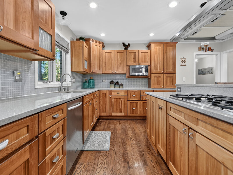 9240 S 83rd Avenue Hickory Hills IL 60457