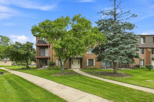 Photo of 700 N Briar Hill Lane Addison IL 60101 Unit 5