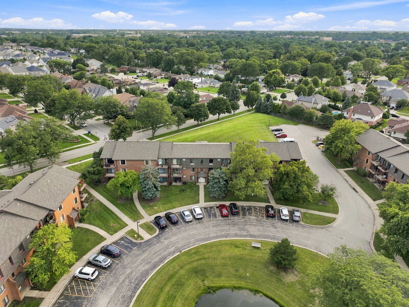 700 N Briar Hill Lane Addison IL 60101