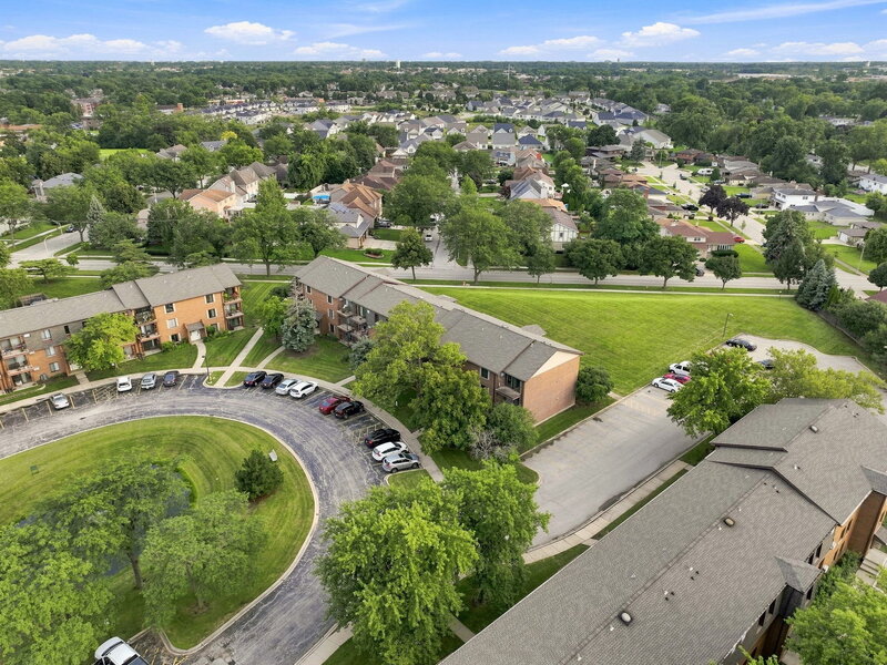 700 N Briar Hill Lane Addison IL 60101