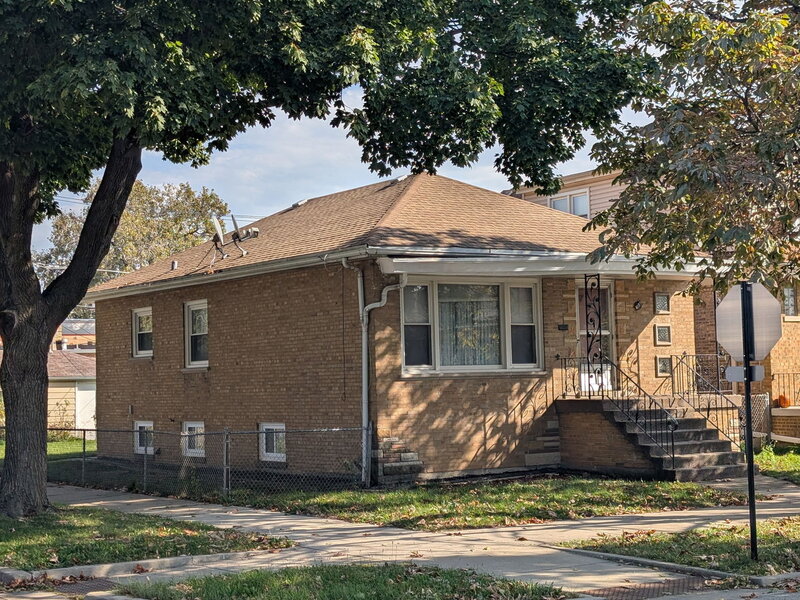 4601 S Komensky Avenue Chicago IL 60632