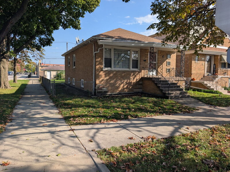 4601 S Komensky Avenue Chicago IL 60632
