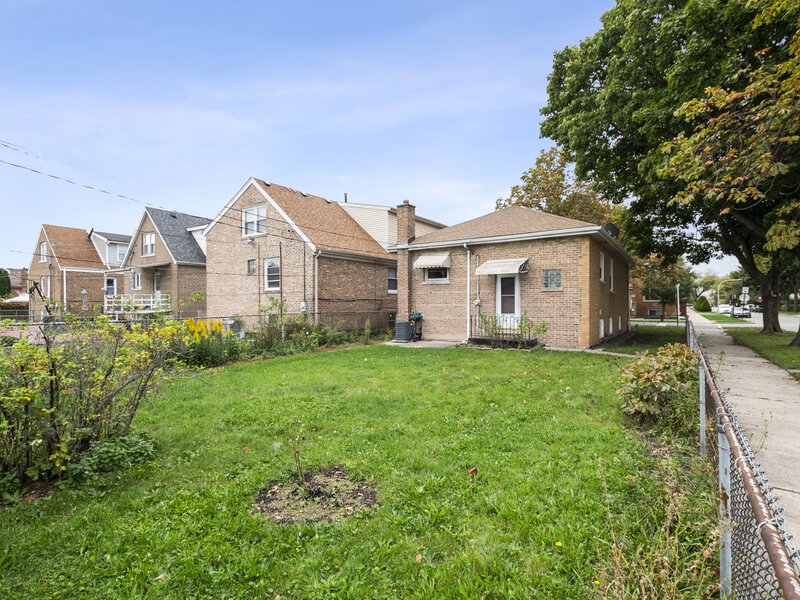 4601 S Komensky Avenue Chicago IL 60632