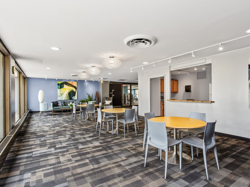 4343 N Clarendon Avenue Chicago IL 60613