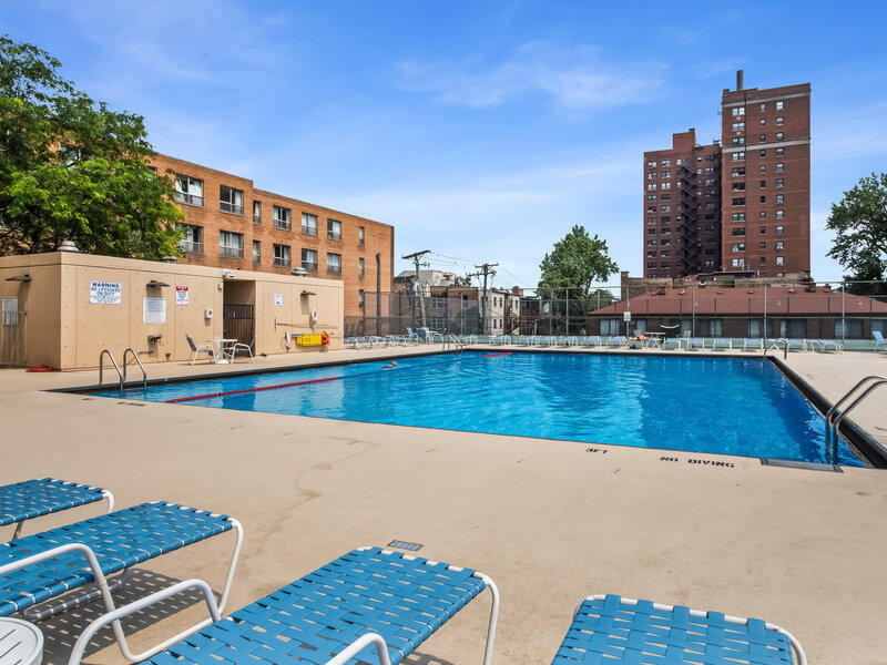 4343 N Clarendon Avenue Chicago IL 60613
