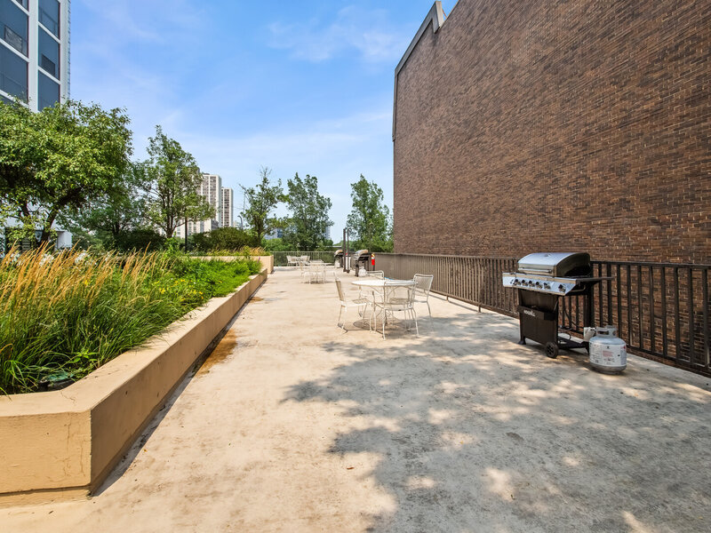 4343 N Clarendon Avenue Chicago IL 60613