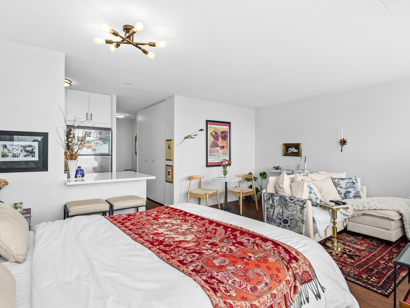 4343 N Clarendon Avenue Chicago IL 60613