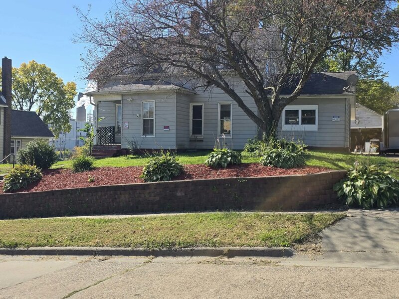 219 20 Place Clinton IA 52732