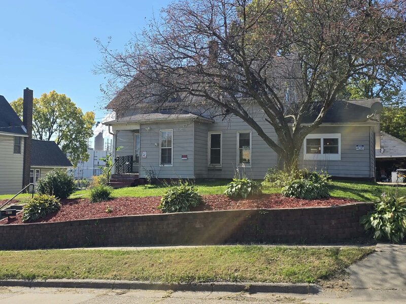 219 20 Place Clinton IA 52732
