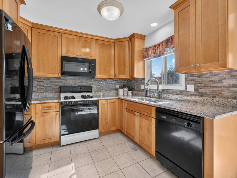 240 Iris Drive Streamwood IL 60107