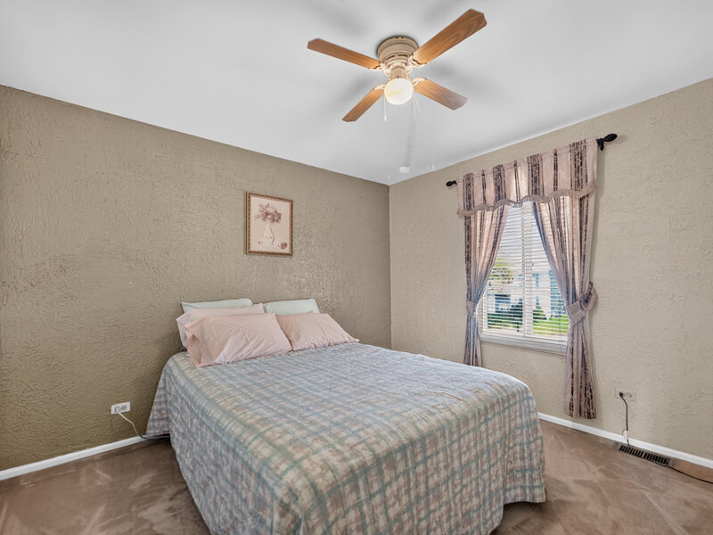240 Iris Drive Streamwood IL 60107