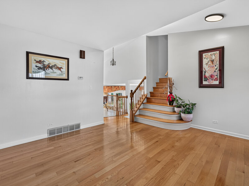 240 Iris Drive Streamwood IL 60107