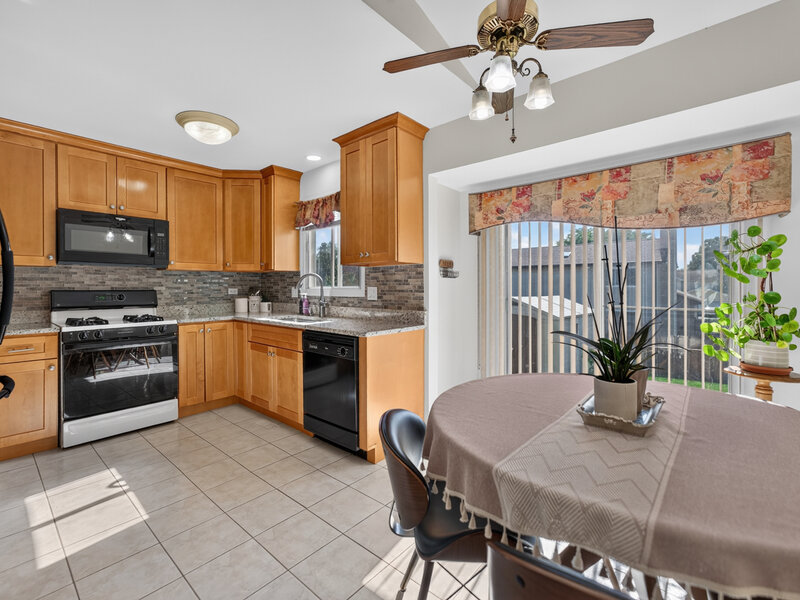 240 Iris Drive Streamwood IL 60107
