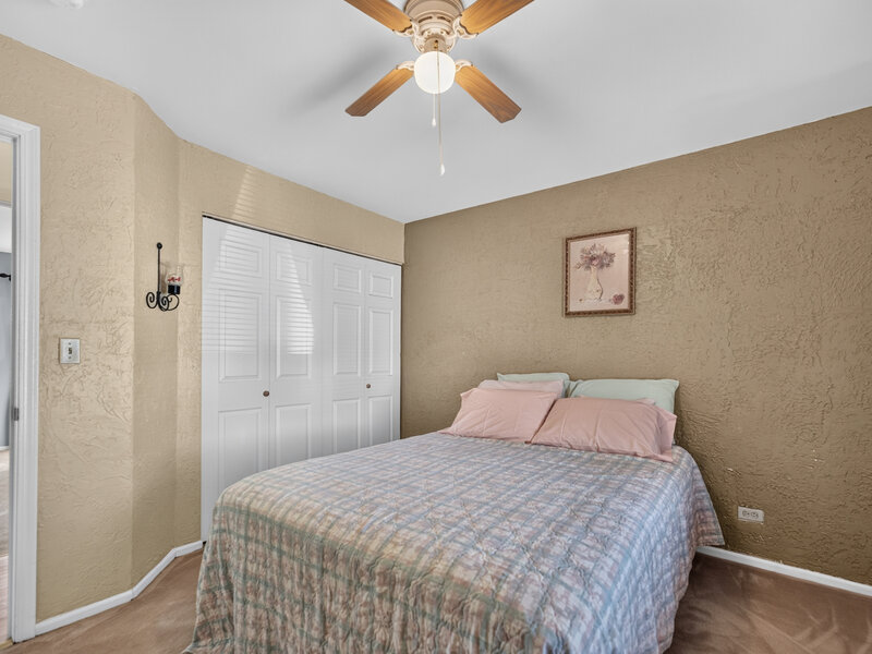 240 Iris Drive Streamwood IL 60107