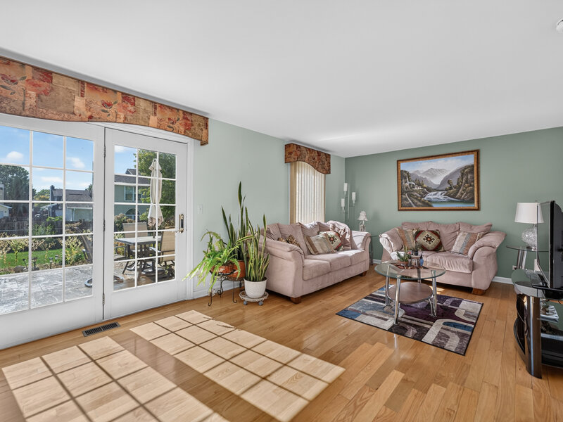240 Iris Drive Streamwood IL 60107