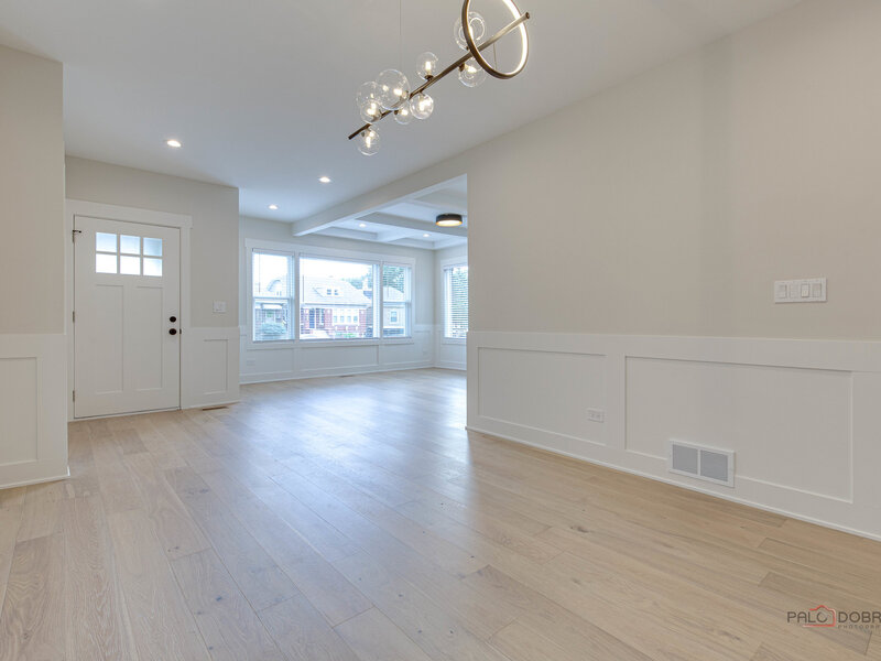 5748 W Eastwood Avenue Chicago IL 60630