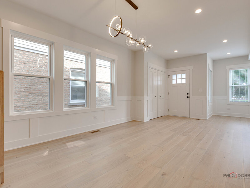 5748 W Eastwood Avenue Chicago IL 60630