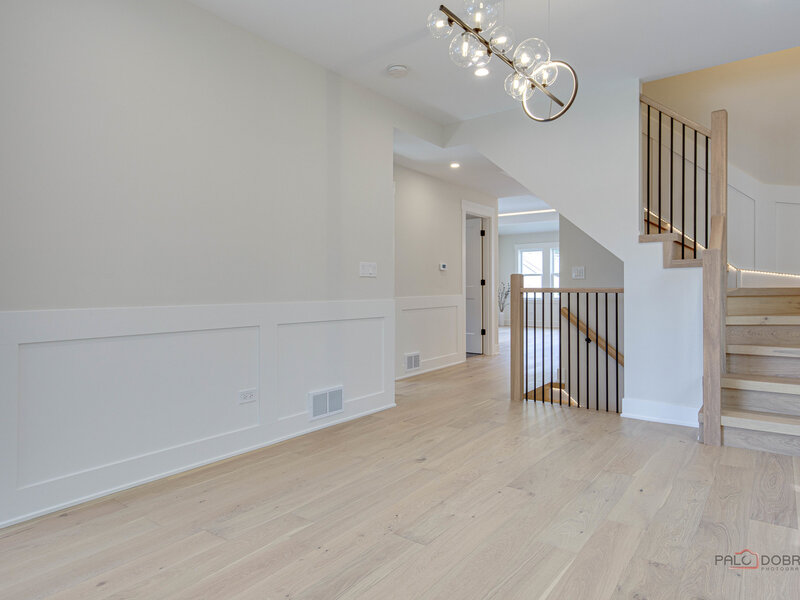 5748 W Eastwood Avenue Chicago IL 60630