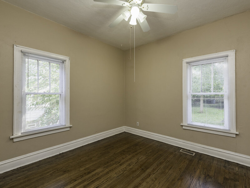 964 N Lewis Avenue Waukegan IL 60085