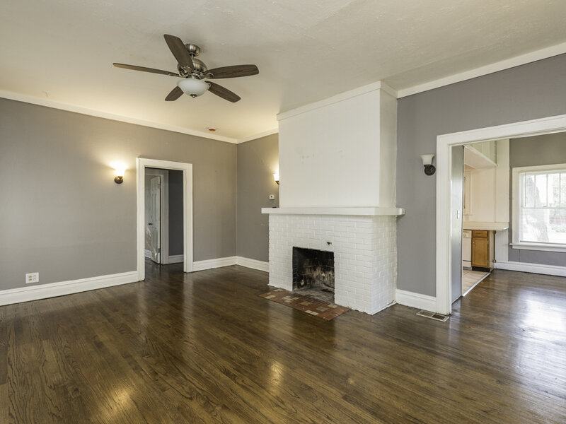 964 N Lewis Avenue Waukegan IL 60085