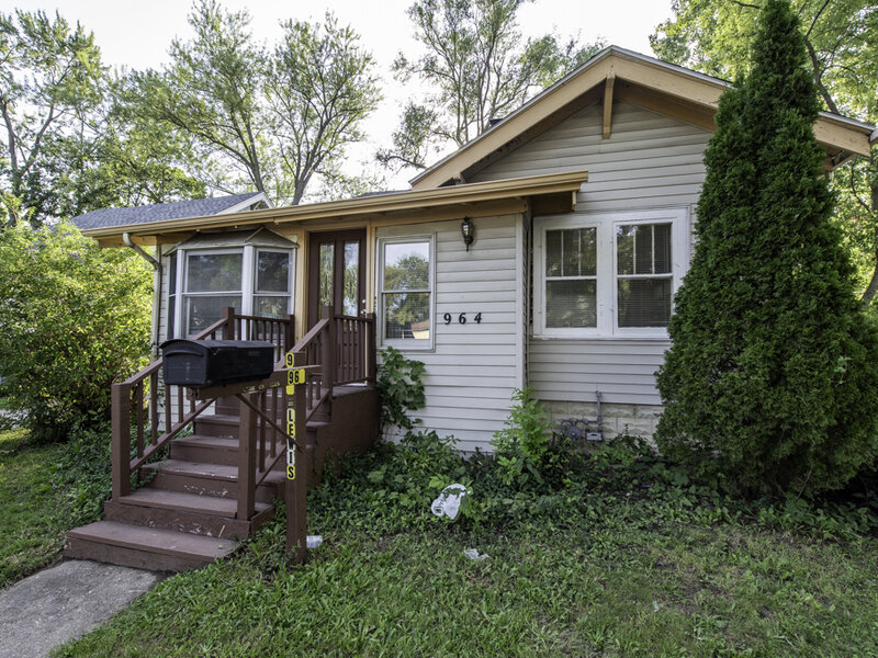 964 N Lewis Avenue Waukegan IL 60085