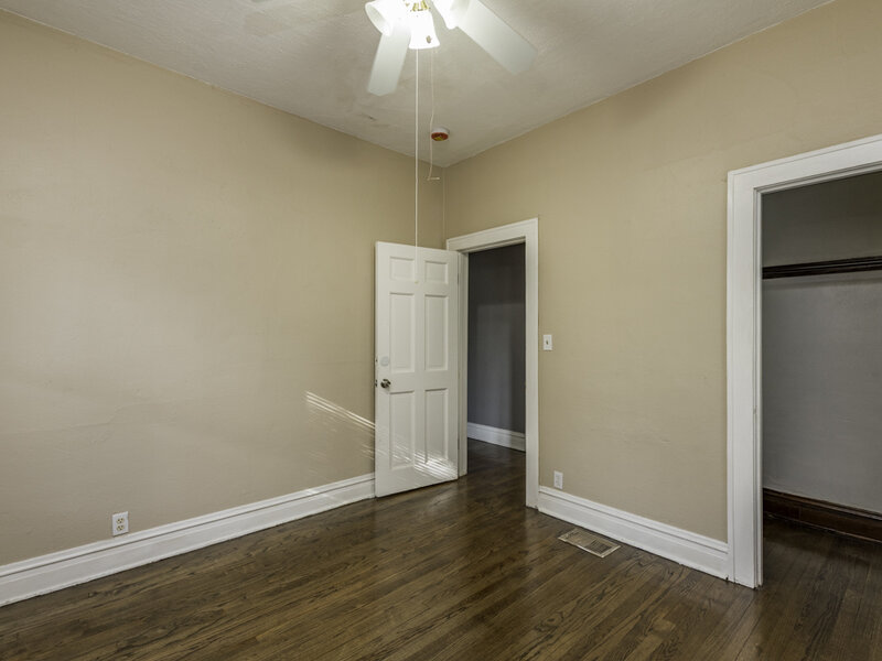 964 N Lewis Avenue Waukegan IL 60085