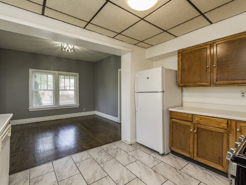 964 N Lewis Avenue Waukegan IL 60085
