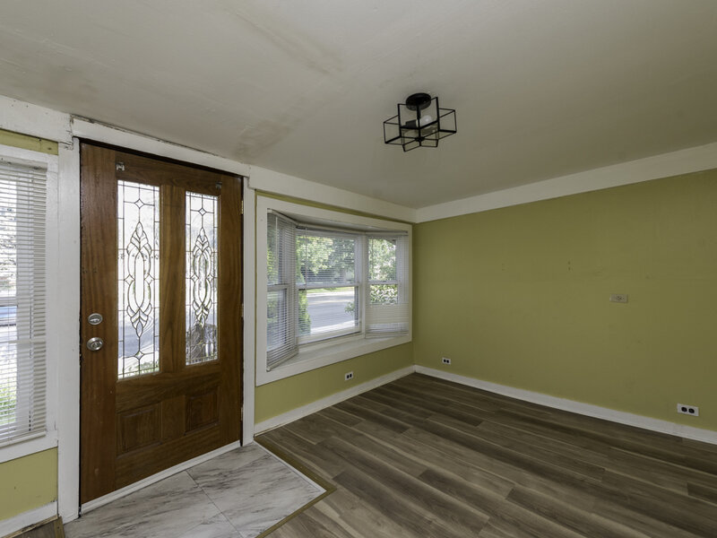 964 N Lewis Avenue Waukegan IL 60085
