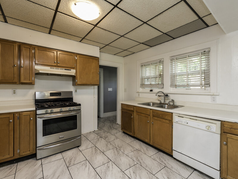 964 N Lewis Avenue Waukegan IL 60085