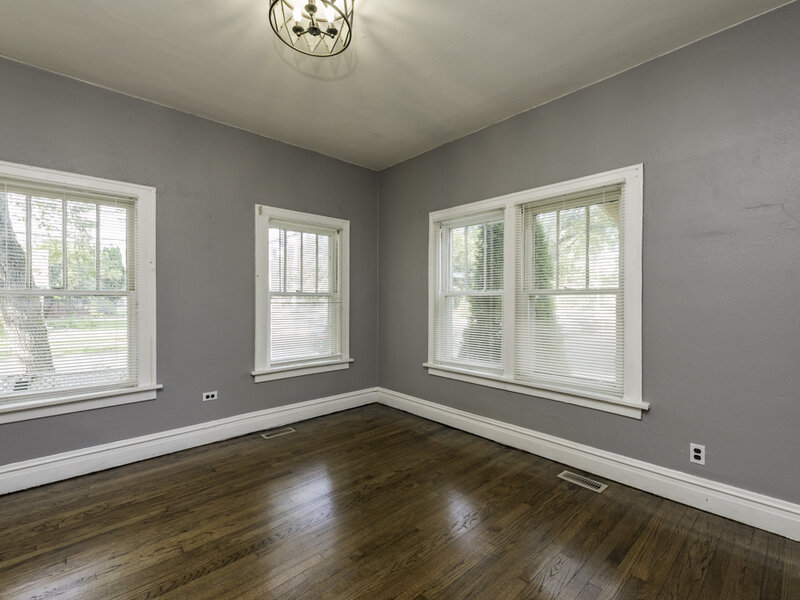 964 N Lewis Avenue Waukegan IL 60085
