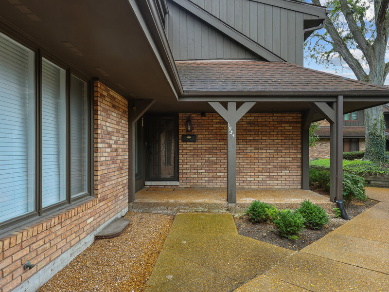 1935 Mission Hills Lane Northbrook IL 60062