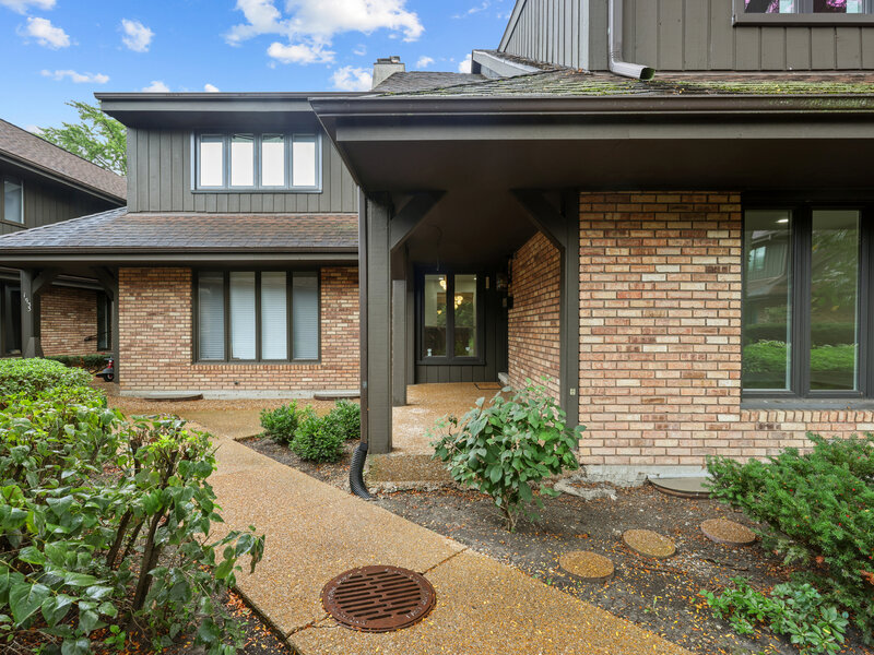 1935 Mission Hills Lane Northbrook IL 60062