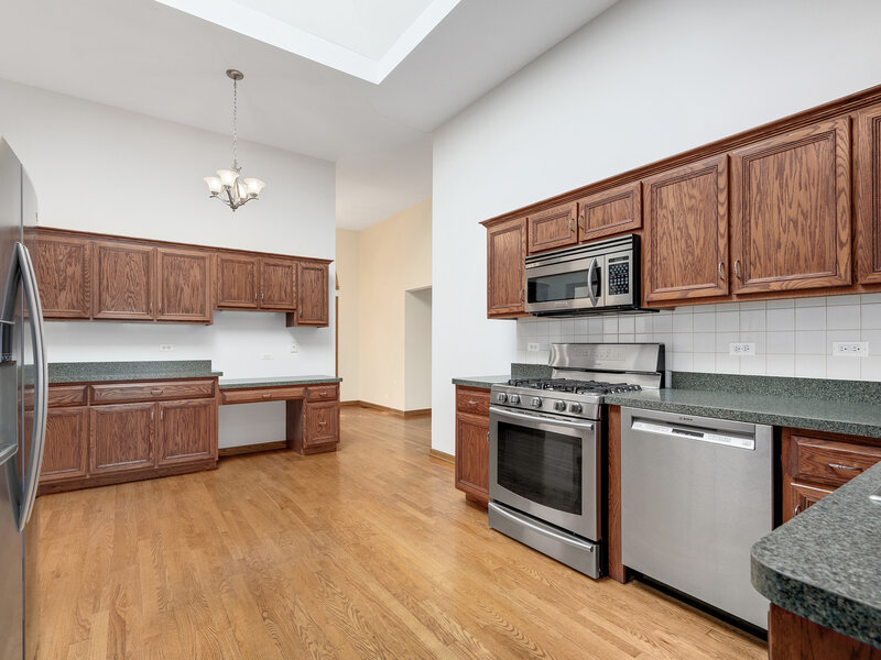 1540 Hillcrest Lane Woodridge IL 60517